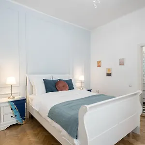 Athenee Parisian Apartament